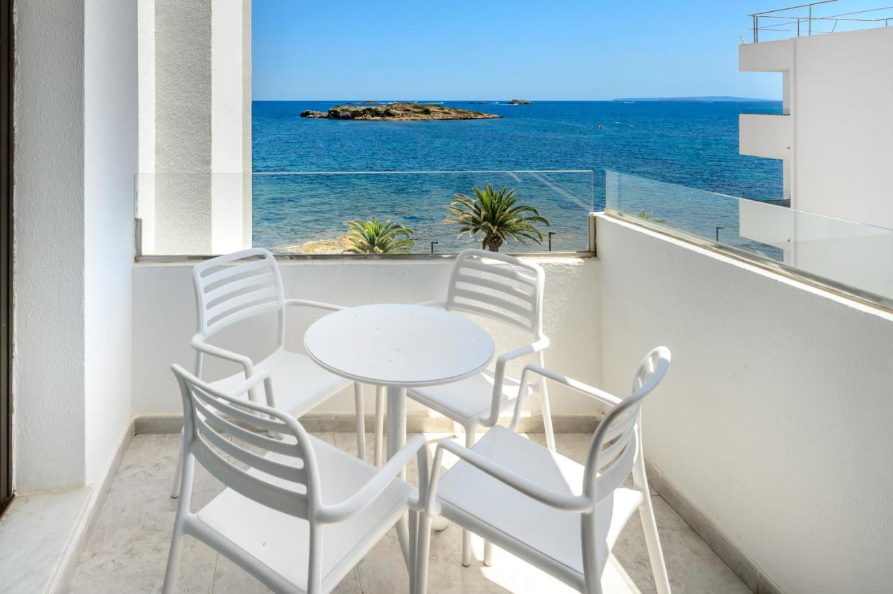 One-Bedroom Apartment Sea View